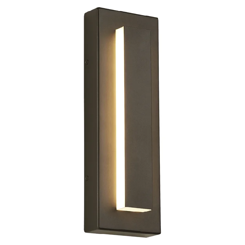 Track lighting with a chunky, bold designAspen 15 Outdoor Wall