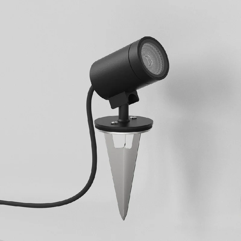 Track lighting for highlighting bookcasesBayville Spike Spot - Black