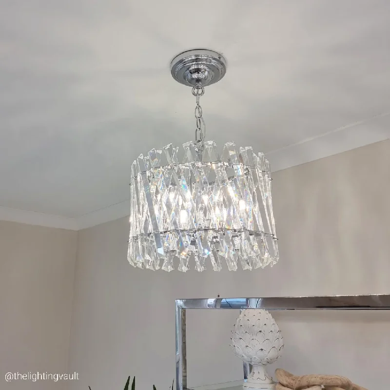 Chandeliers for Living Rooms to Create a Focal PointChandeliers for Living Rooms to Create a Focal PointDevonport Small Chandelier / Flush Clear